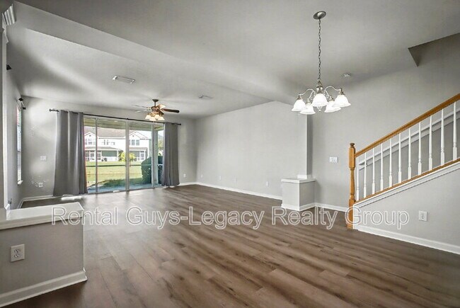 Foto del edificio - 6986 Roundleaf Dr