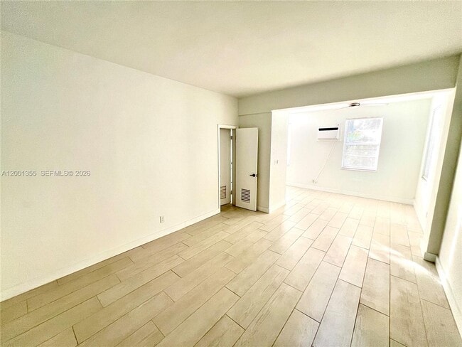 Building Photo - 135 3rd St