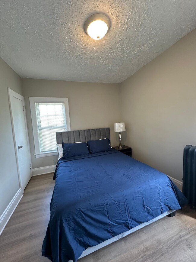 Foto del edificio - Raymond Apartments