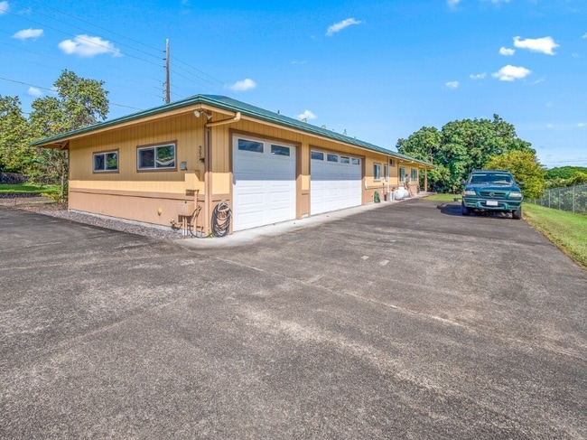 Building Photo - 397 Pohakulani St