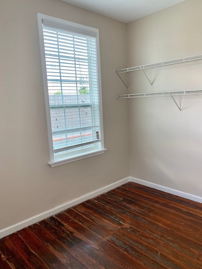 Building Photo - 2328 Gravier St