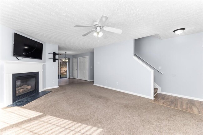 Building Photo - 400 Spring Head Dr SE