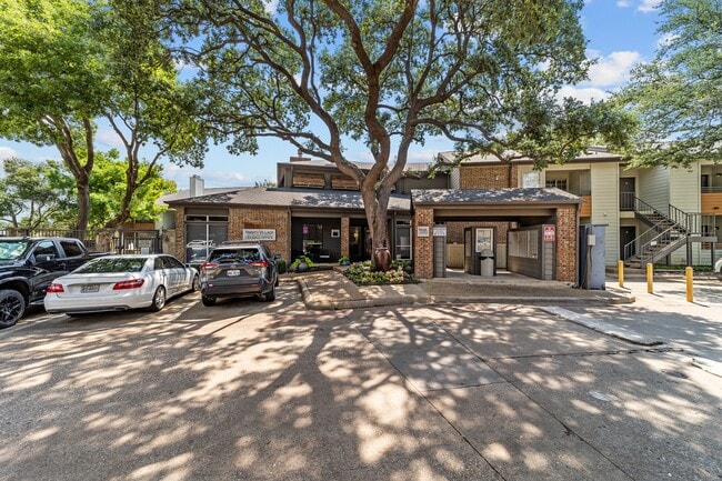 Foto del edificio - Trinity Village Apartments
