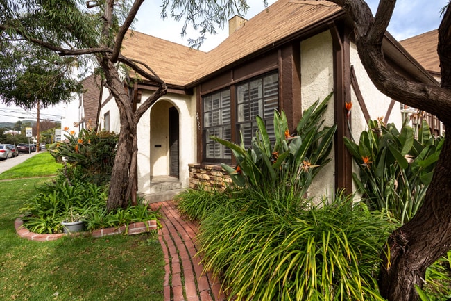 Building Photo - 2900 Griffith Park Blvd