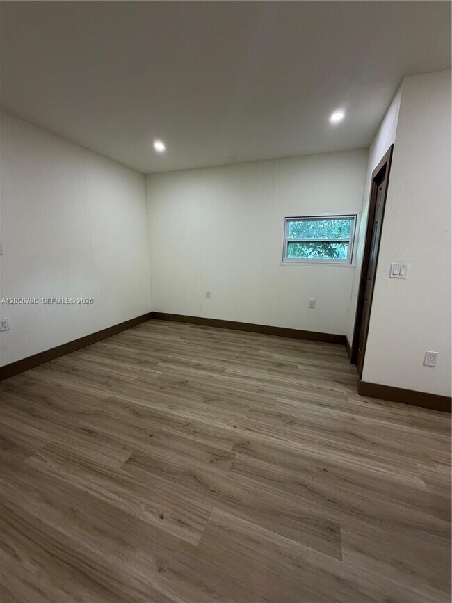 Foto del edificio - 2145 NW 33rd St