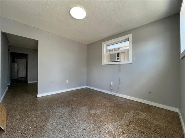 Building Photo - 2824 Pauger St