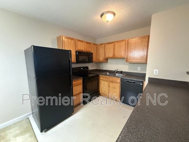 Foto del edificio - 1840 Crest Hollow Dr