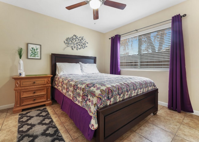 Building Photo - 718 N Floral St