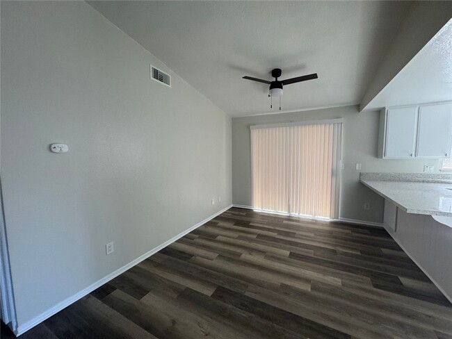 Foto del edificio - 231 Laurelwood Ln