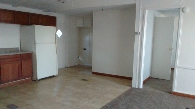 Building Photo - 3926 Root Cir