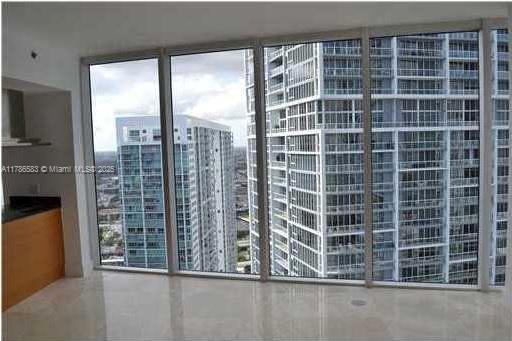 Building Photo - 495 Brickell Ave