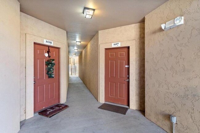 Photo - 605 Cougar Bluff Point House