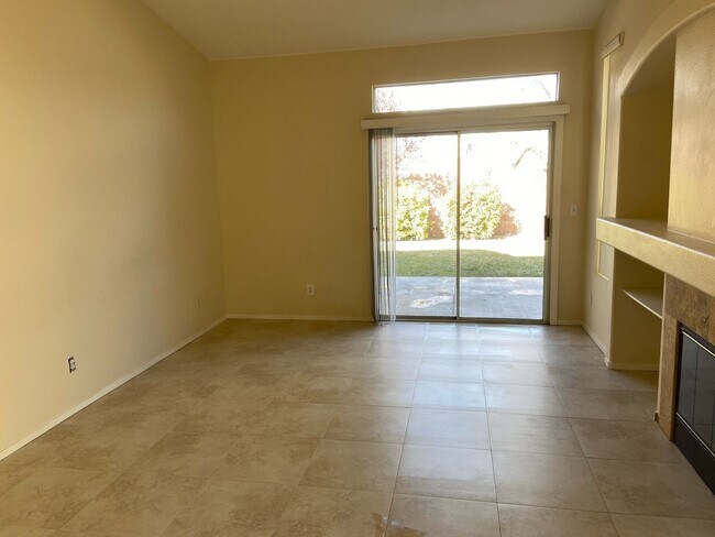 Building Photo - 3/2 charming single-story home located in the desirable Summerlin