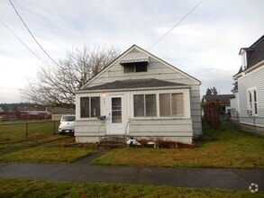 Building Photo - 802 2nd St SW