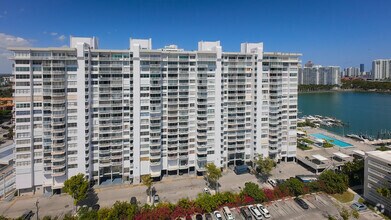 Building Photo - 18021 Biscayne Blvd