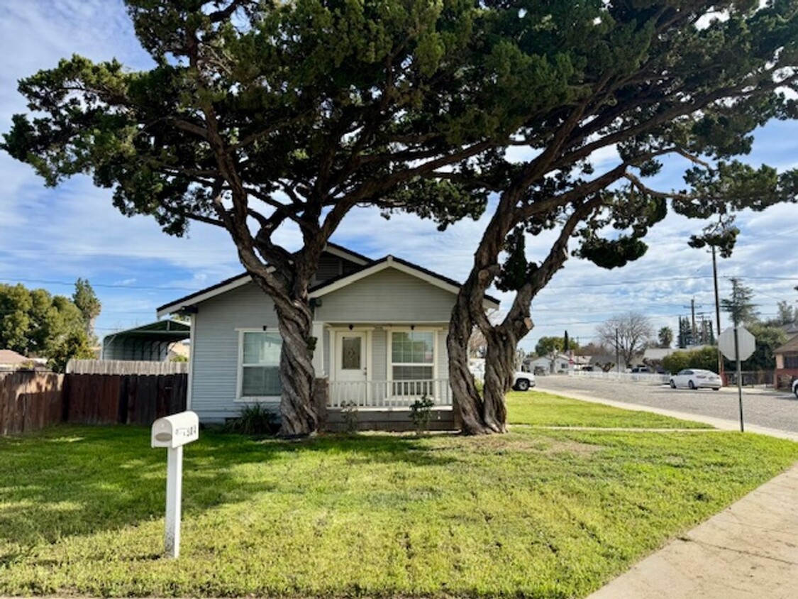 Primary Photo - Great Home in Established Neighborhood