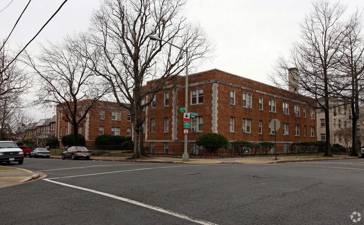 Primary Photo - 5320 8th St NW