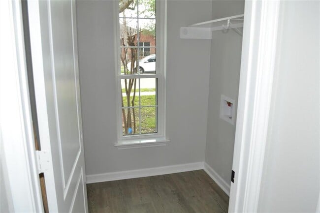 Building Photo - 9514 Curry Landing Dr