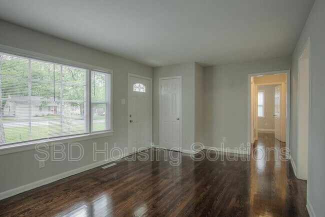 Foto del edificio - 13716 Cypress Ave