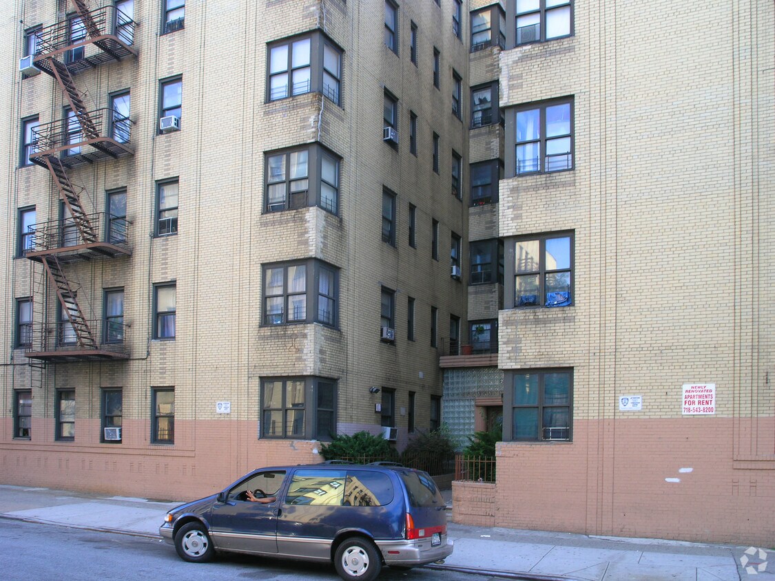 255 E 176th ¡St - 255 E 176th St