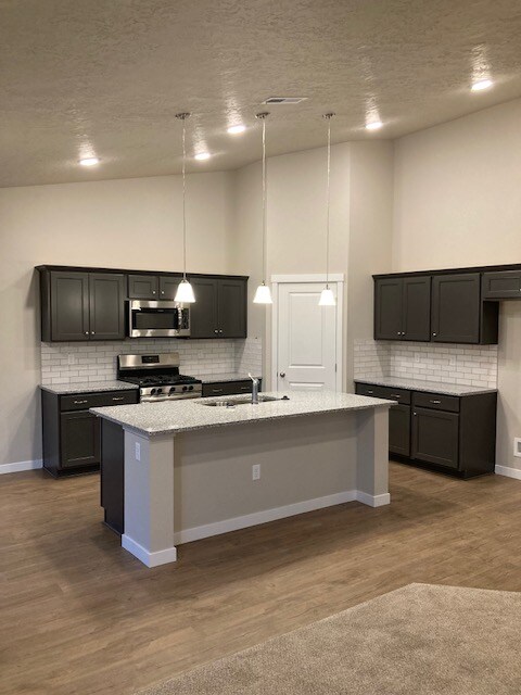 Building Photo - 3042 N Greengate Way
