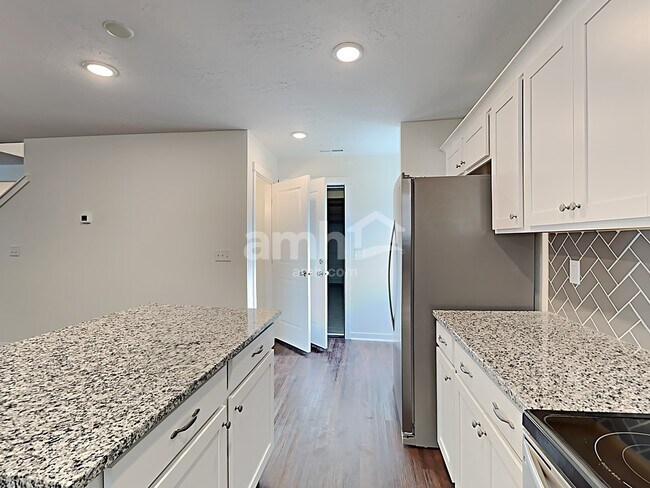 Foto del edificio - 4537 N Alester Ave