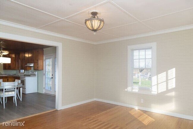 Foto del edificio - 3 br, 1 bath House - 322 Spence St