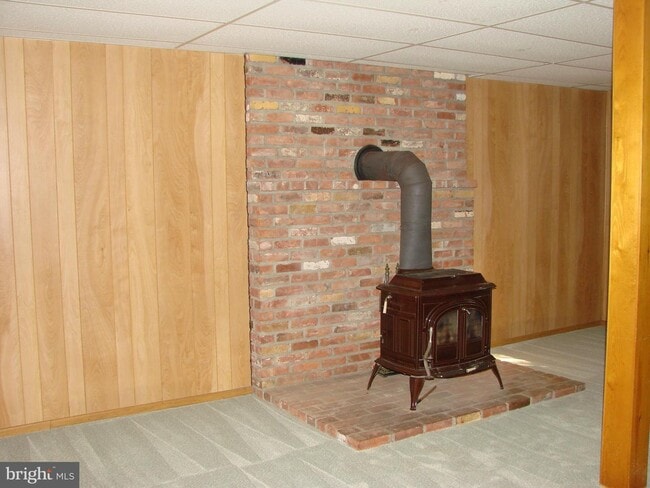 Building Photo - 1167 Redwood Dr