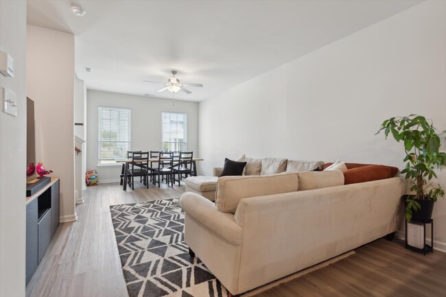 Building Photo - 1527 Auckland Ct