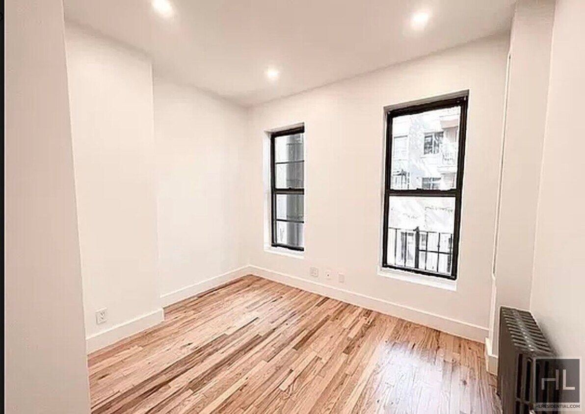 Building Photo - BRIGHT EAST VILLAGE DUPLEX APARTMENT NEAR ...
