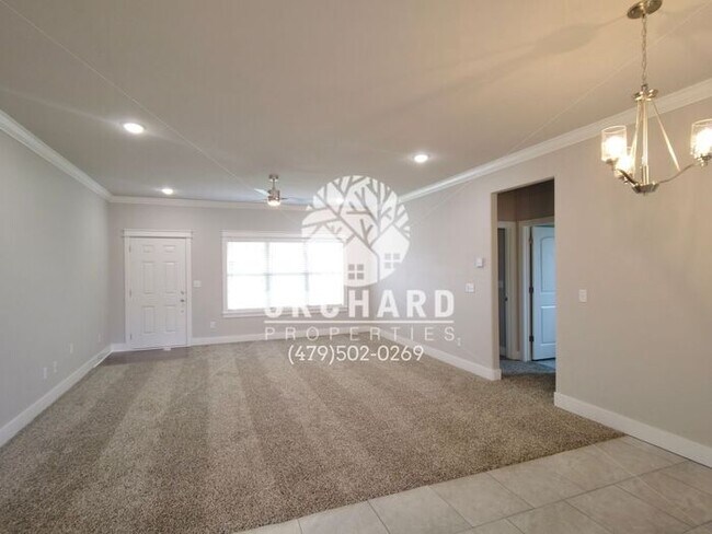 Foto del edificio - Tontitown- Single-Family Home- Stunning Ma...