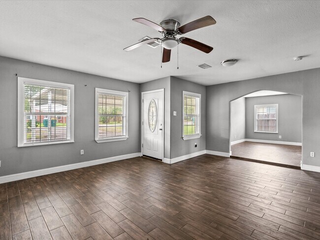 Building Photo - 2512 Jackson