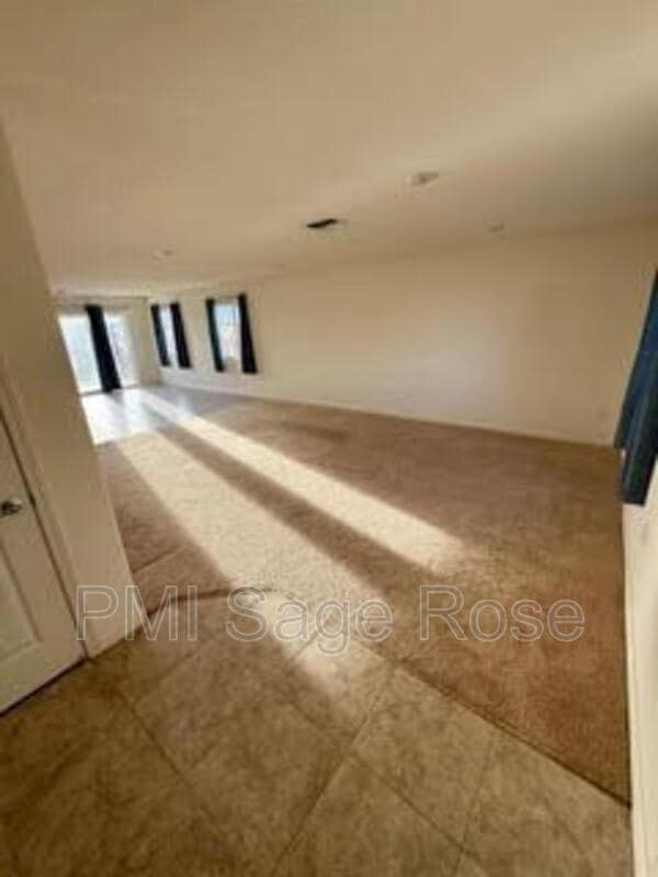 Building Photo - 8932 Coyote Blf Dr