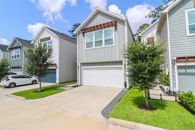 Foto del edificio - 5213 Pinemont Creek Ln