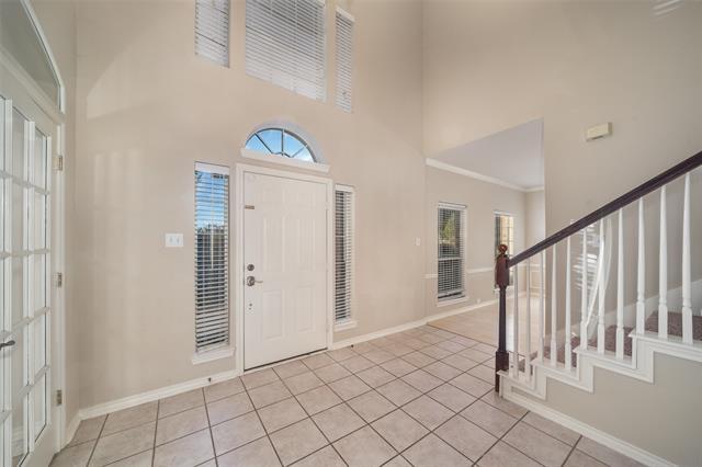 Building Photo - 8228 Novaro Dr