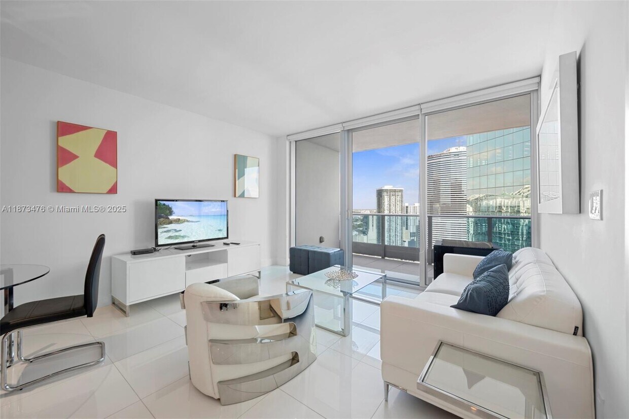 Primary Photo - 200 Biscayne Blvd Way