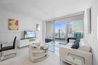 Building Photo - 200 Biscayne Blvd Way