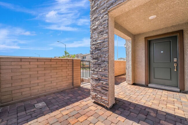 Building Photo - Modern Living in the Heart of Cadence!