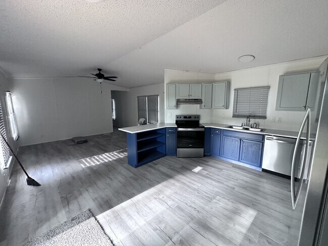 Foto del edificio - 13140 Big Oak Bay Rd