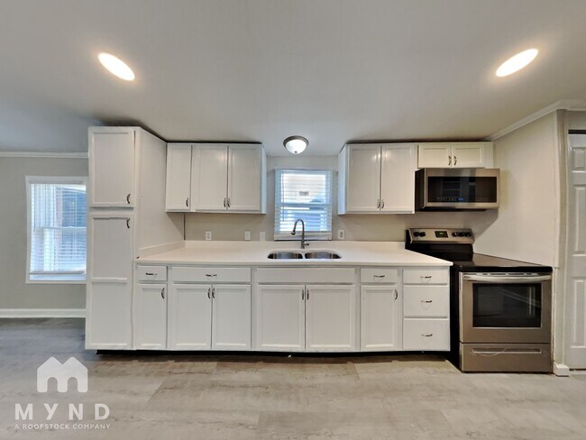Building Photo - 3904 Ireland Dr