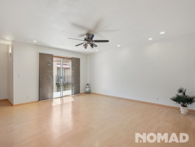 Building Photo - 2 Bedroom Condo in Phoenix