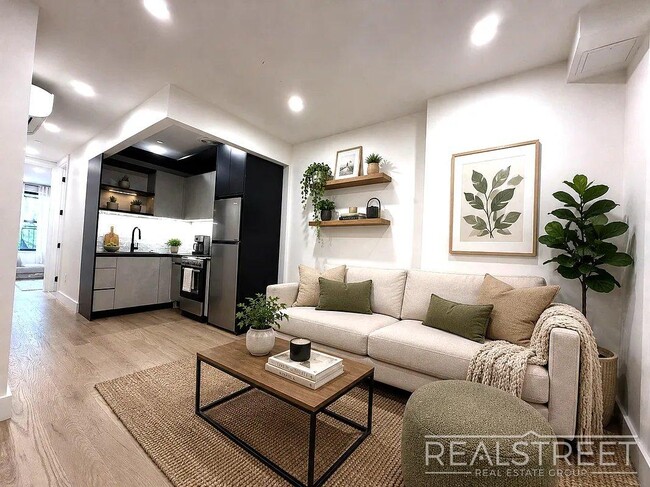 Building Photo - Beautifully Renovated 2-Bedroom Apartment in Flatbush