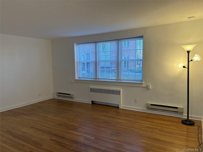 Foto del edificio - 291 Manville Rd