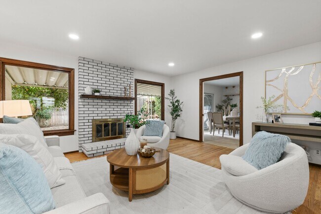Foto del edificio - 2271 Chaparral Ave
