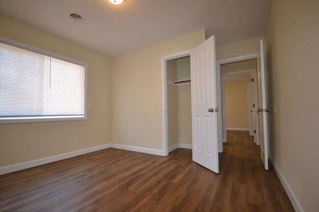 Foto del edificio - Bearcat Apartment