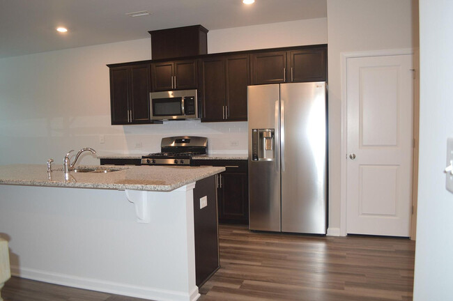 Foto del edificio - Room in Townhome on Southern Magnolia Dr