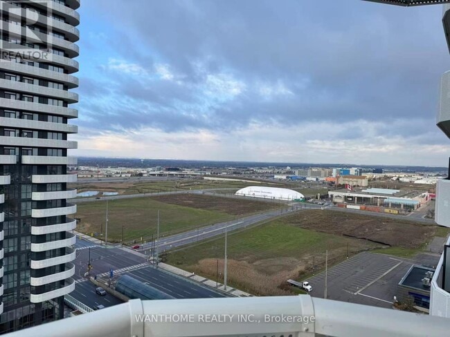 Photo du bâtiment - 8 Interchange Wy