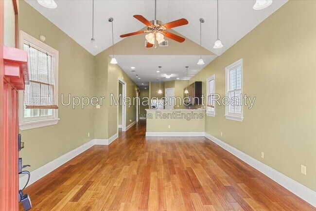 Foto del edificio - 523 S Hennessey St