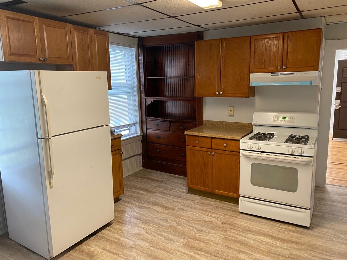 51 Phillips St Unit 3, Methuen, MA 01844 Apartments in Methuen, MA