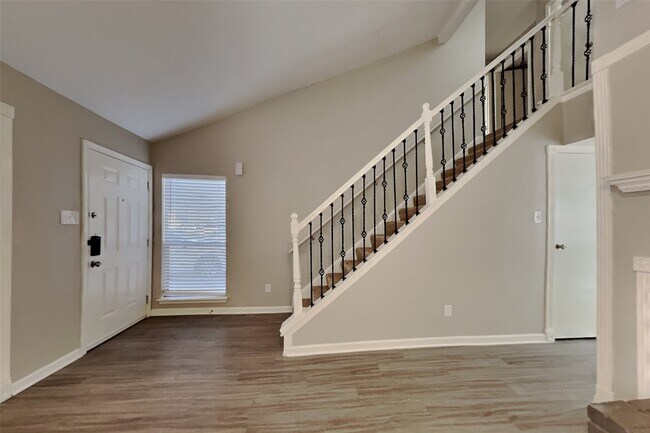 Building Photo - 3206 Birch Creek Dr